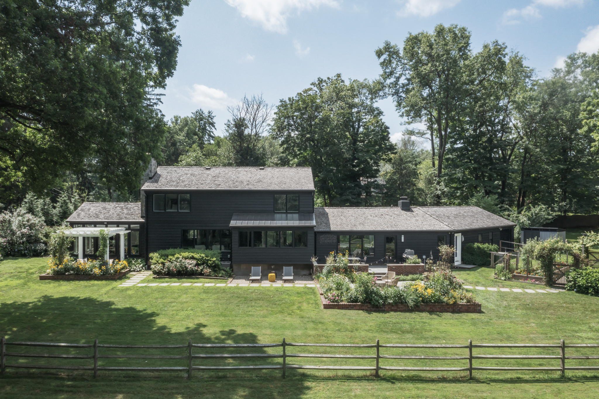 41 Village Rd, Harding